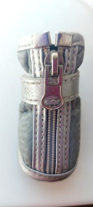 Продам взуття для йорка