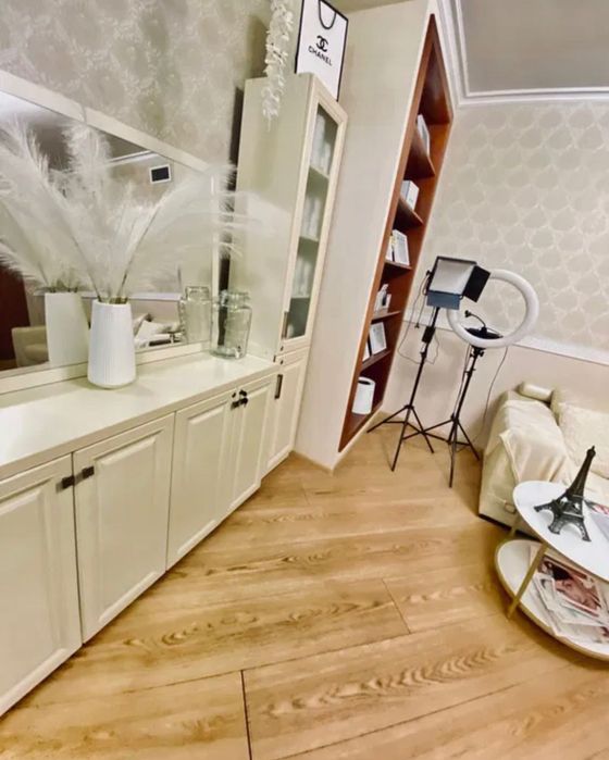 Аренда большого уютного кабинета для косметолога без комиссии Rivermol