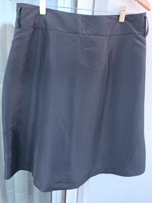 Saia preta nova 42