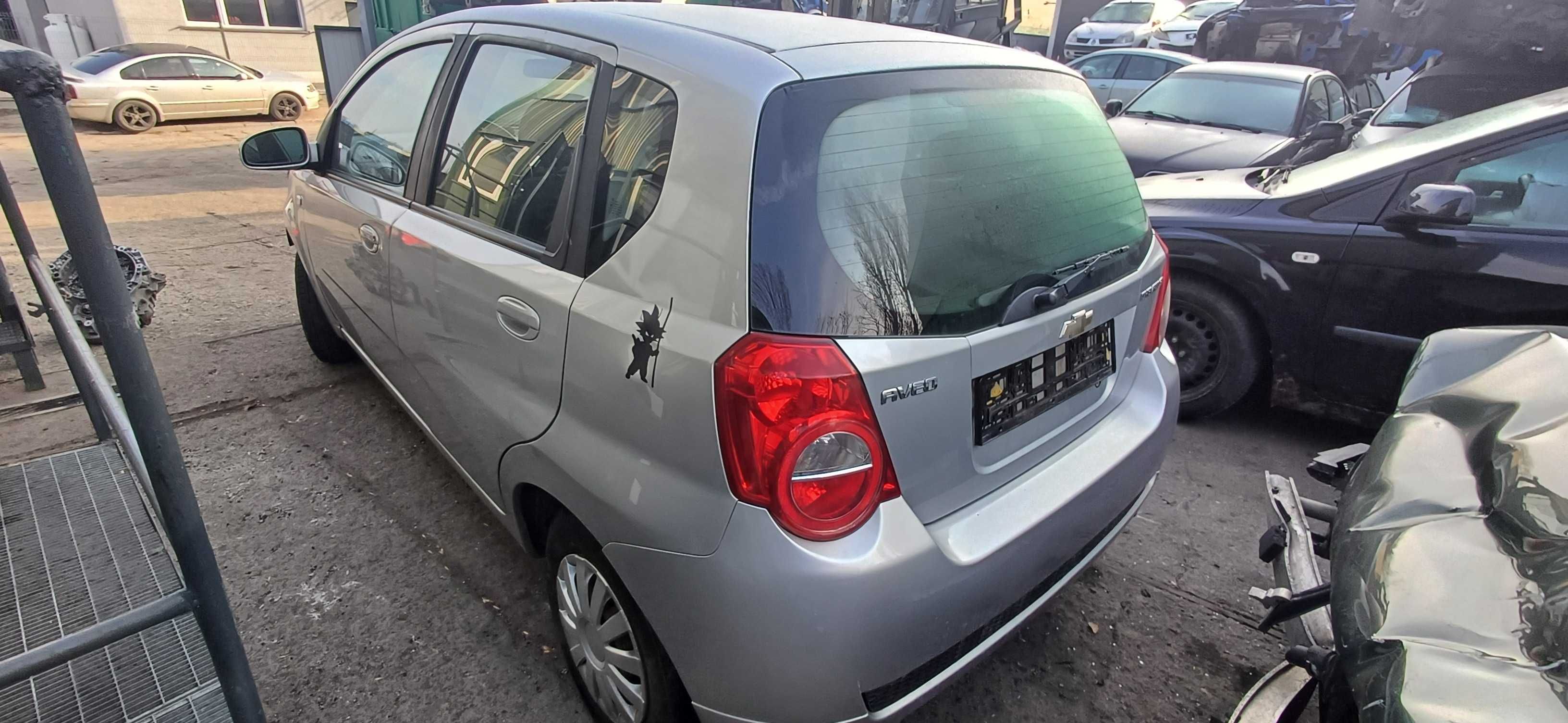 2009 Chevrolet Aveo T255 1.2 84KM B12D1 kolor 92U Silnik części