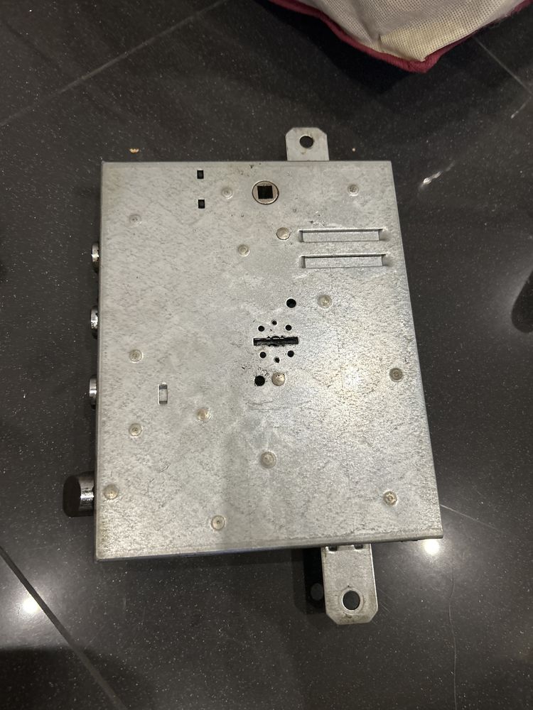 Fechadura para porta Mottura