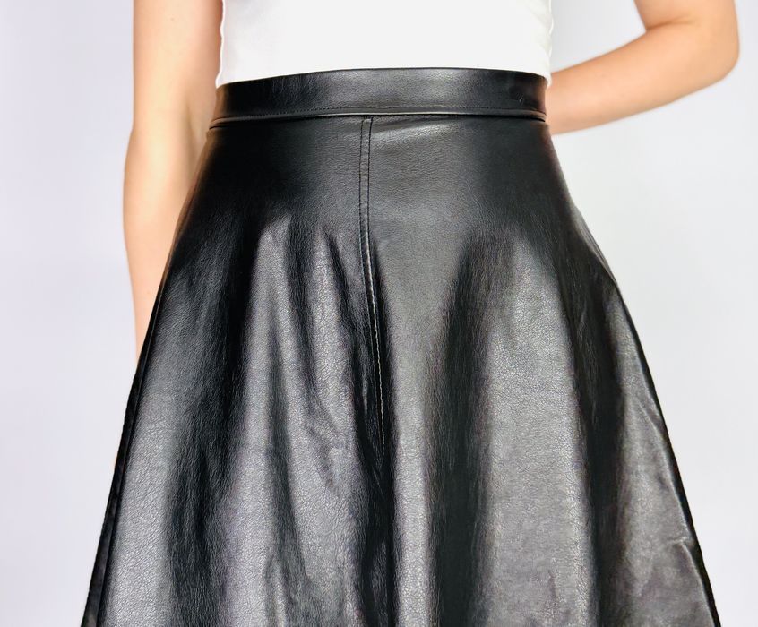 Czarna spódnica z ekoskóry M 38 New Look