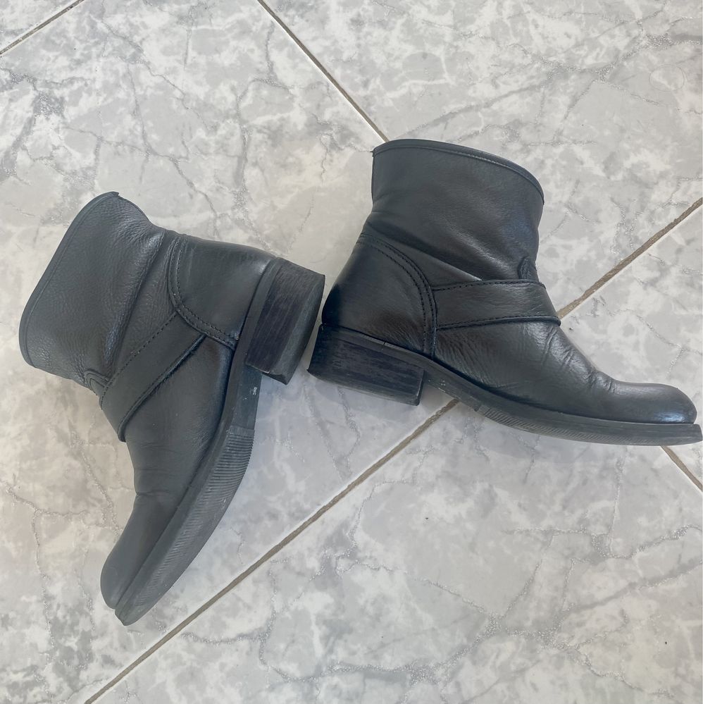 Botins/botas salsa com apliques