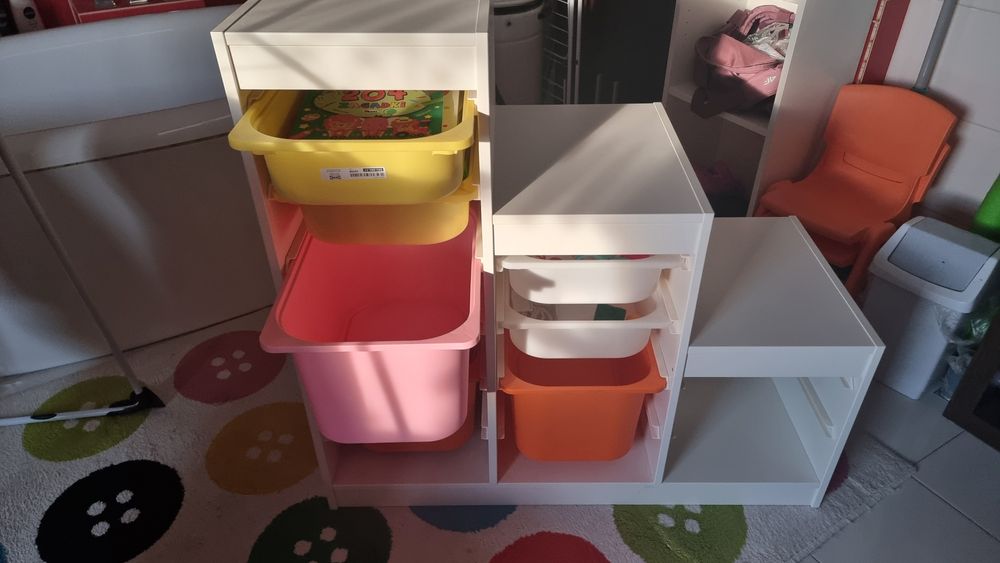 Sprzedam szafkę do pokoju dziecięcego.