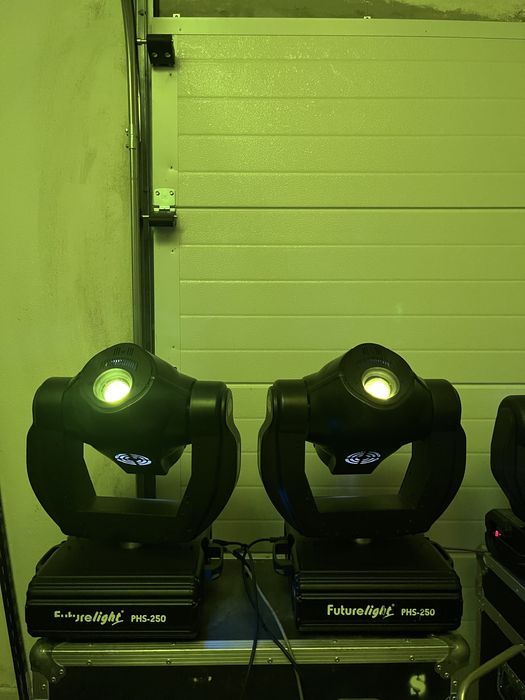 Moving Heads Spot Robe e Futurelight