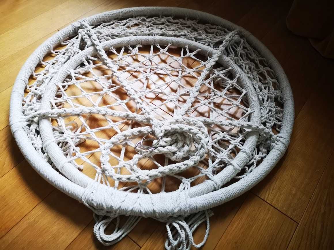 Fotel wiszący bociane gniazdo