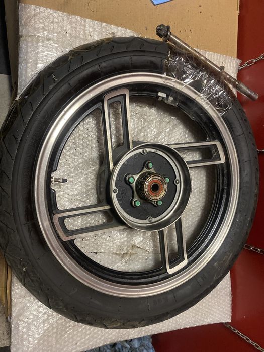 Yamaha XJ 550 tylne koło felga ośka C377