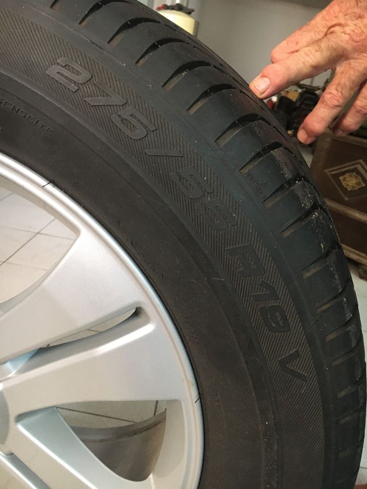 pneus 4 Michelin 275/55 R19 V inclui jantes da Mercedes