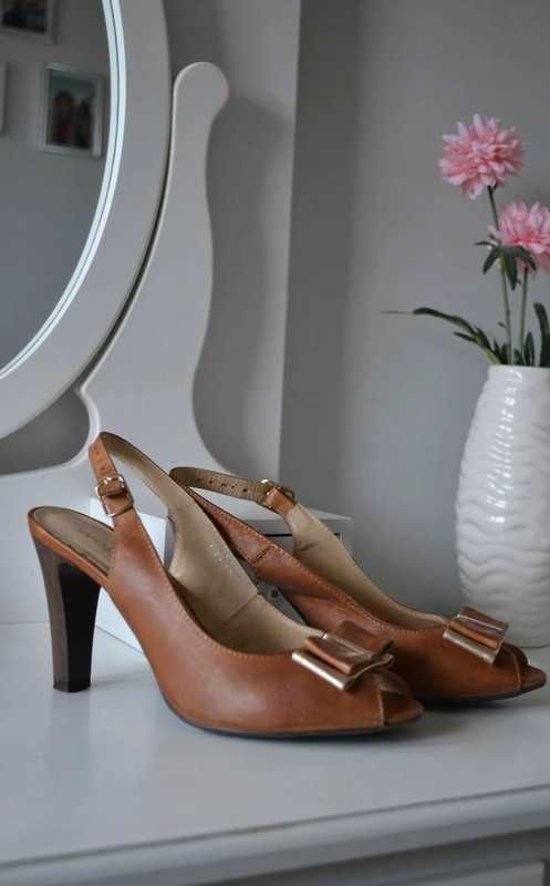Eleganckie sandały na obcasie Wojas