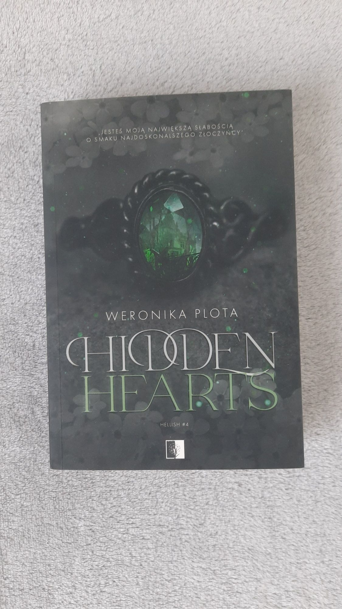 "Hidden hearts" Weronika Plota Hellish #4