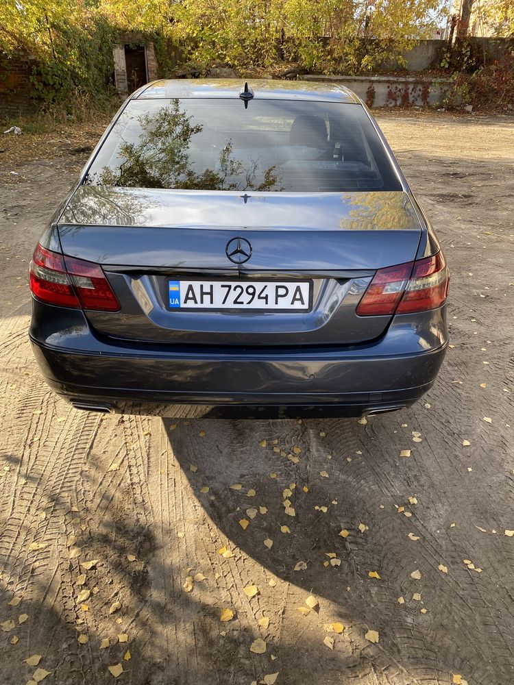Продам мерседес е 2012