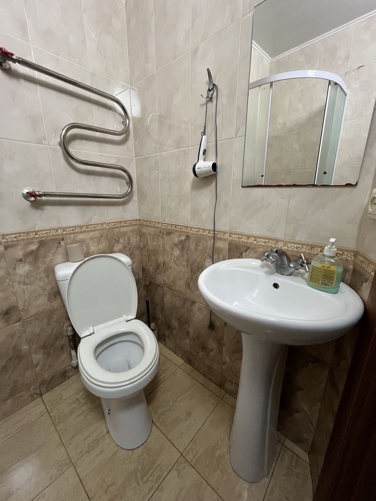 Продається 1кім квартира біля Червоного Мосту