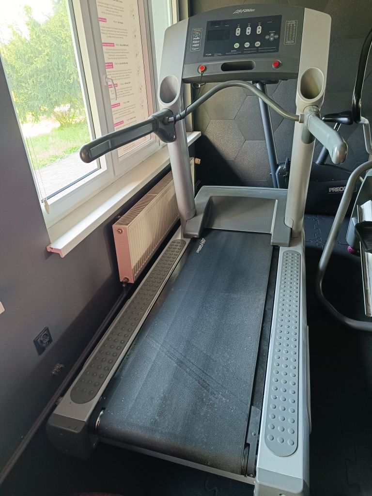 Bieżnia Life Fitness 95T