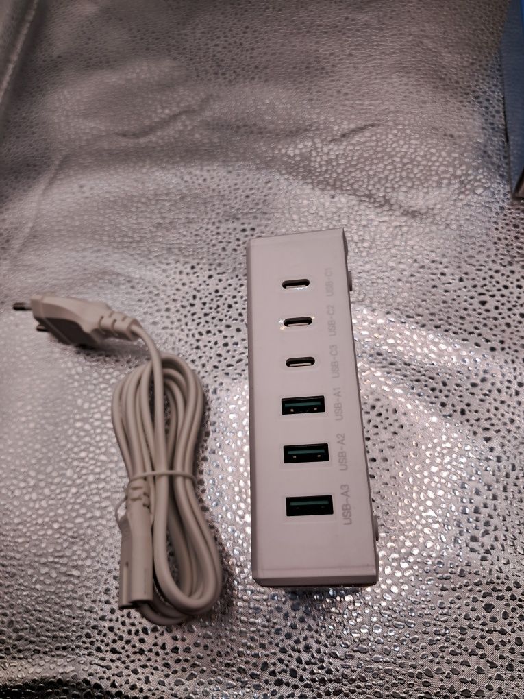Wieloportowa stacja ładująca USB C