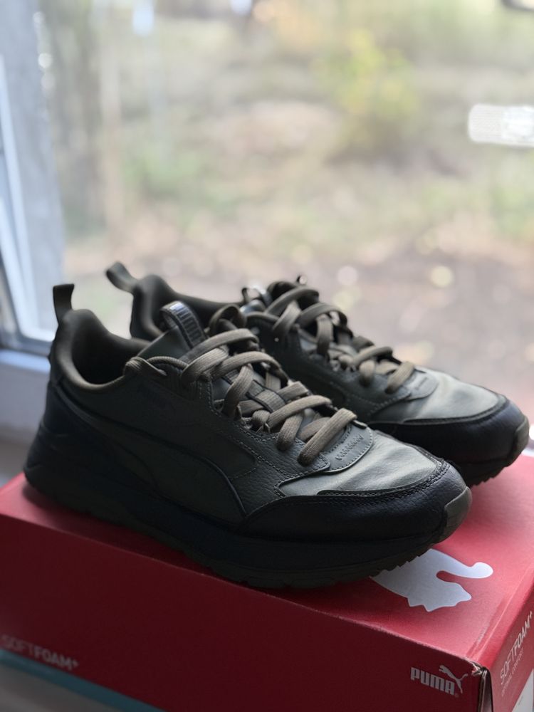 Puma R-78 forest night