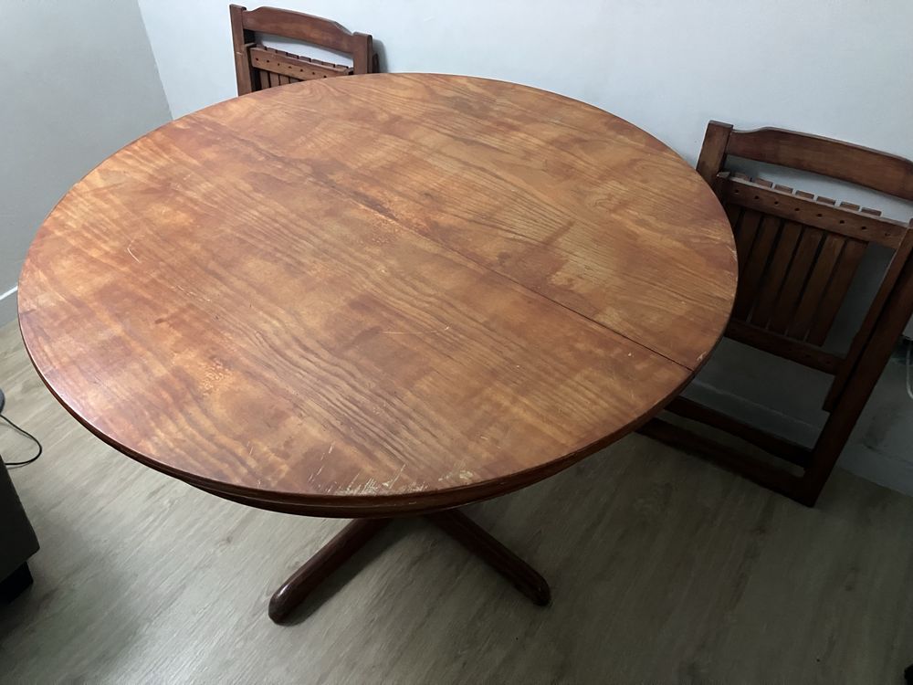 Mesa de madeira cerejeira