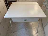 Mesa de Cozinha (Abre/Fecha 30cm)