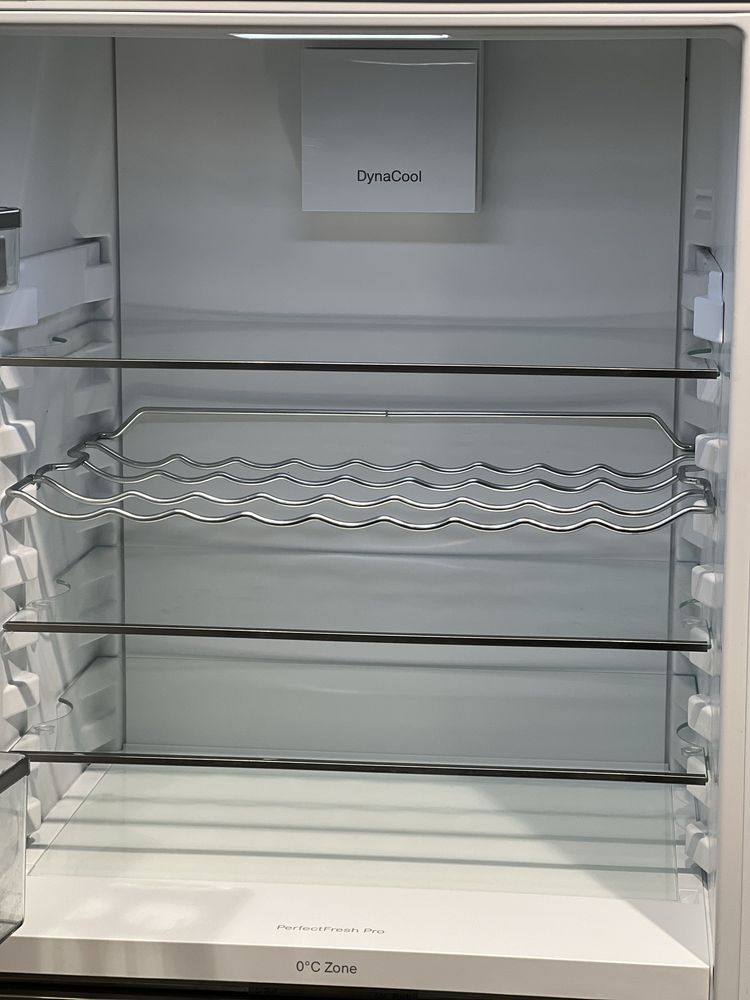Вбудований холодильник KFN 7744 E. Стан нового! BioFresh 2023 рік. LED