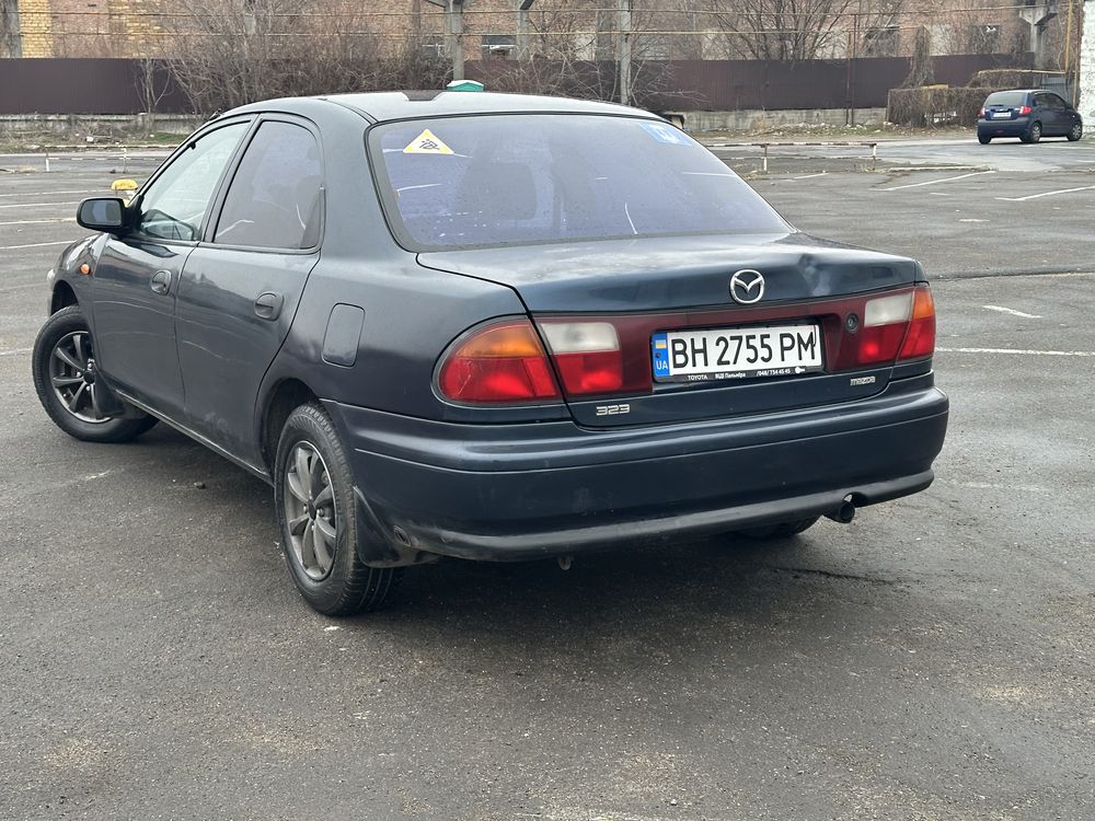 Mazda 323 BA на уверенном ходу