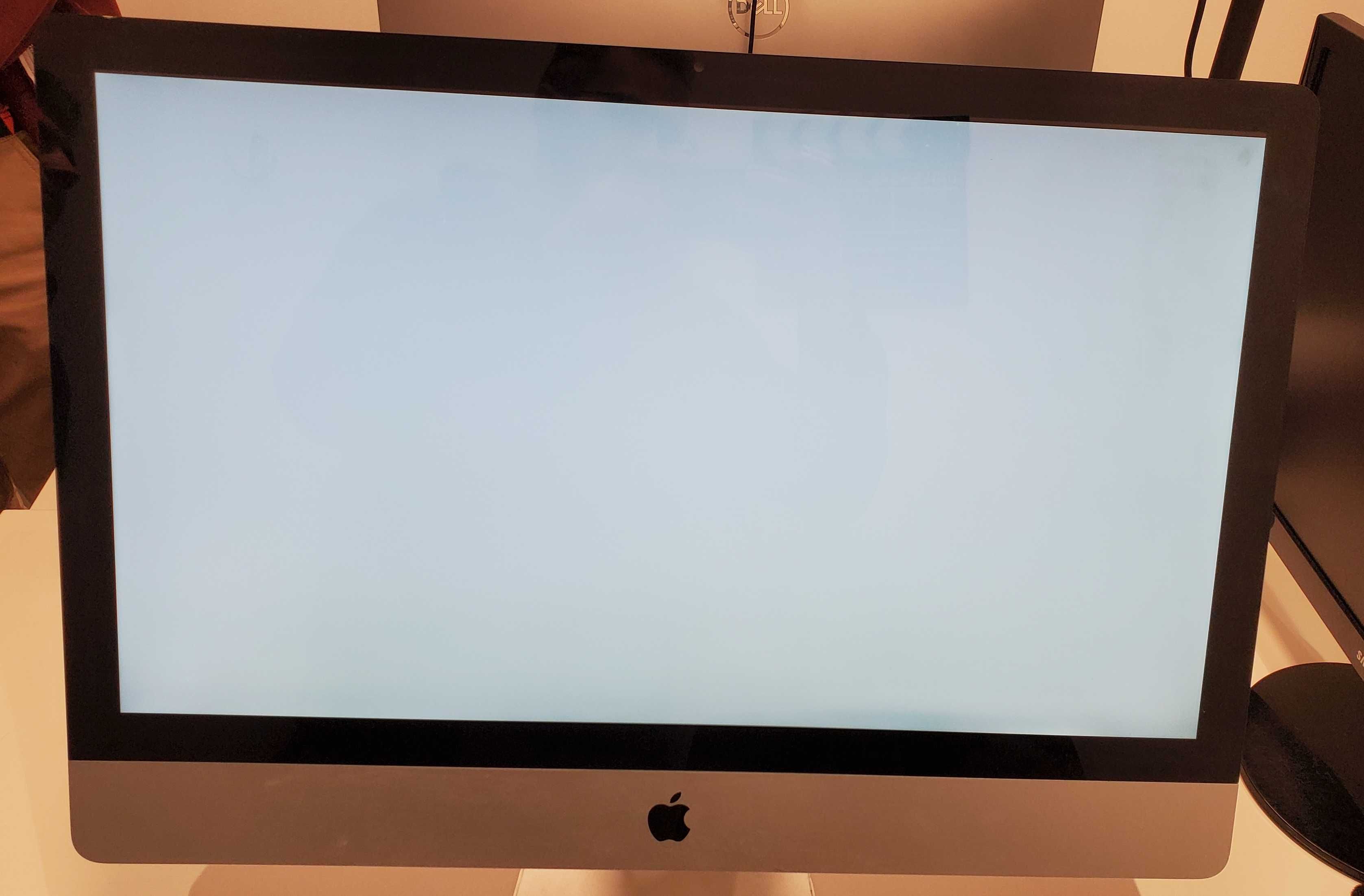 Apple iMac 27" (A1312) + Apple Wireless Keyboard (A1314)