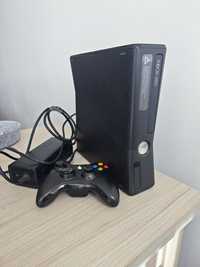 Xbox 360 S z grami