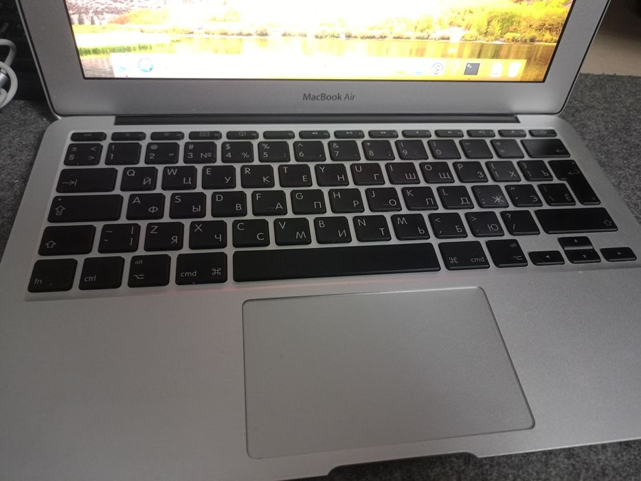 Відправленно MacBook Air A1370 • 11" • SSD •