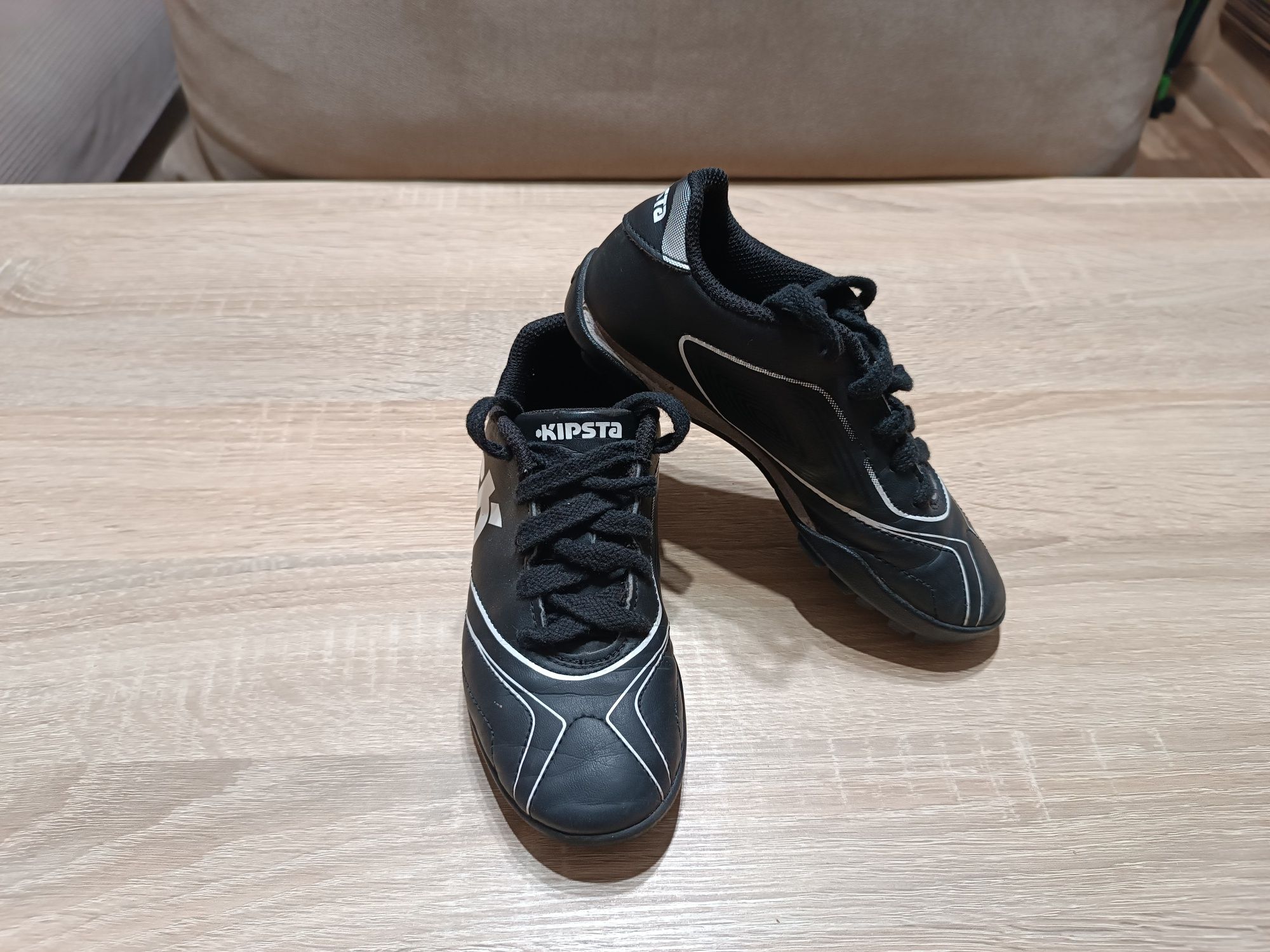 R. 31 20cm Kipsta korki buty do piłki nożnej Decathlon czarne ekoskóra