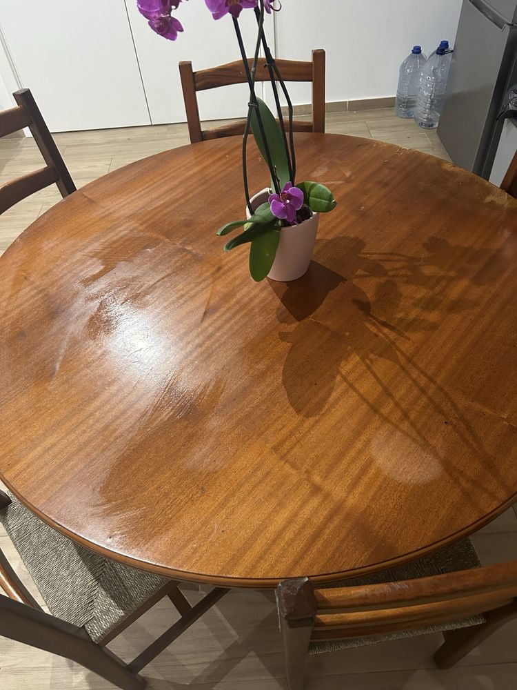 Mesa cozinha 6 lugares e 2 camas solteiro Ikea (com estrado)