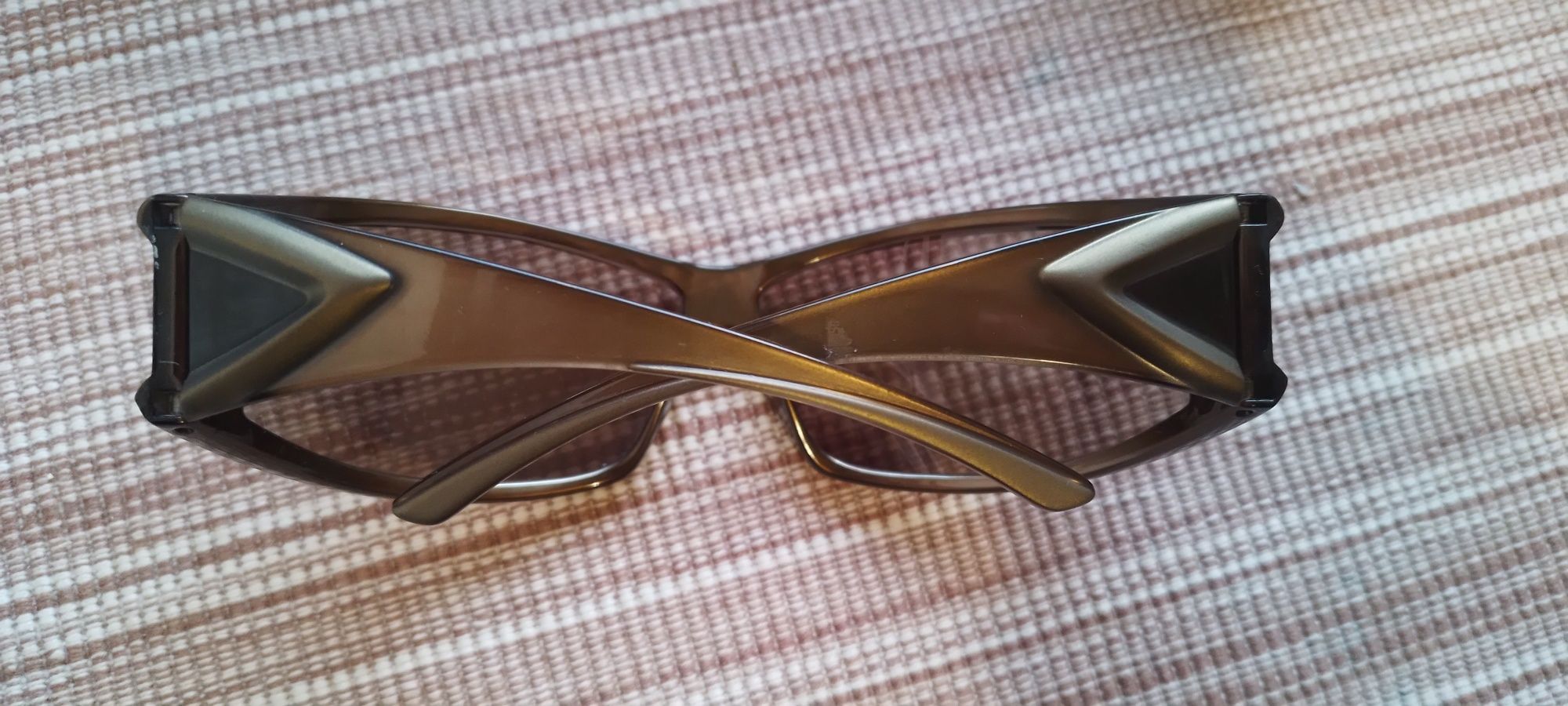 Стильні сонцезахисні окуляри kappa