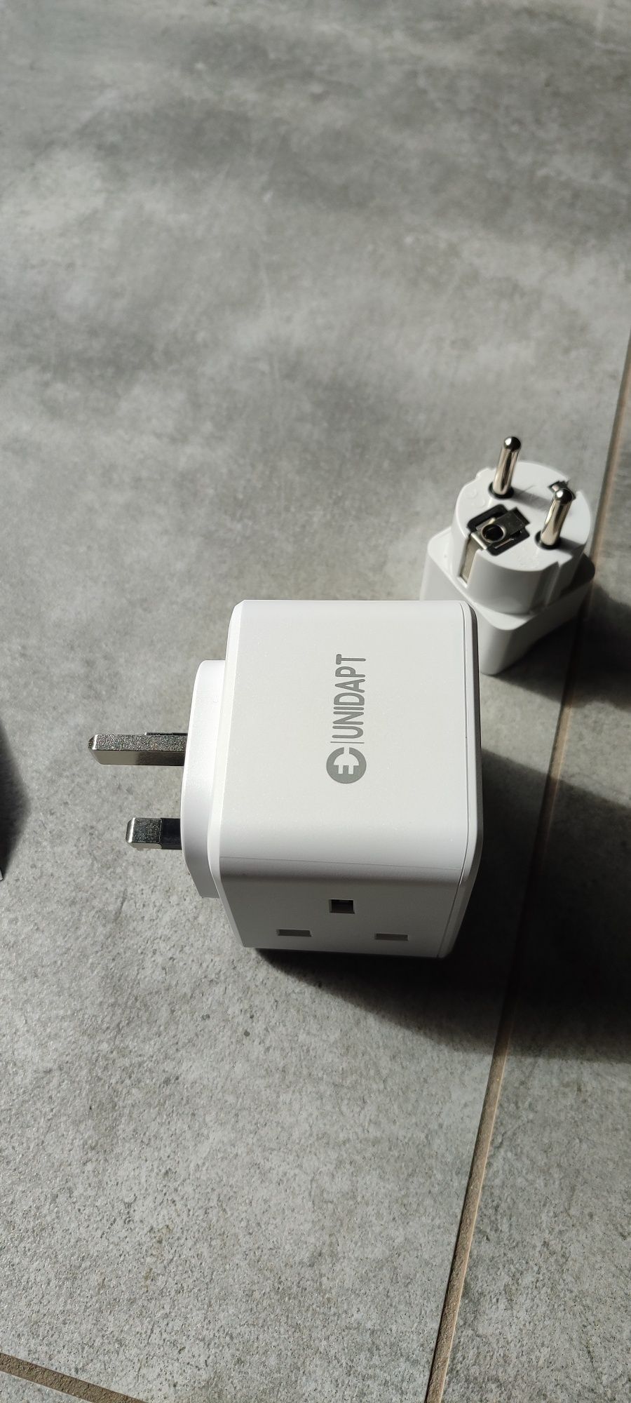 Unidapt 3-Way Plug Adapter to rozdzielacz zasilania ładowarka