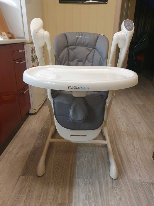 стілець для годування