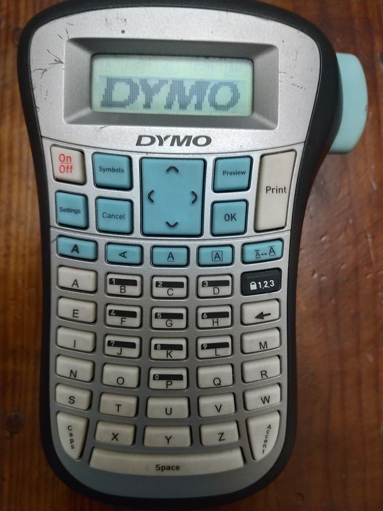 Термопринтер для печати этикеток Dymo LabelManager 120P