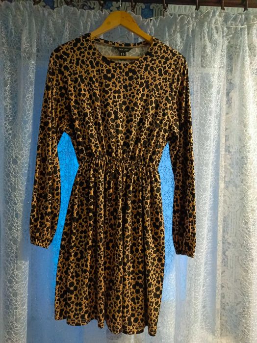 Жіночі сукні в чудовому стані