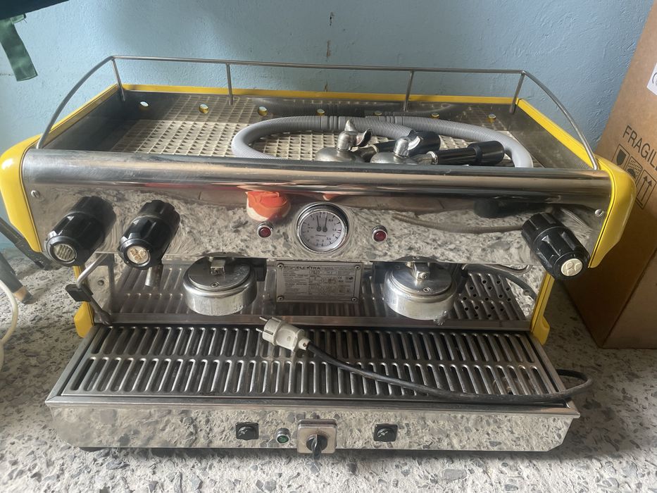 Професійна кавомашина Elektra Maxi