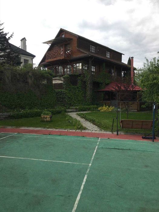 Віта-Литовська 2 будинки 631 кв.м 35 сот