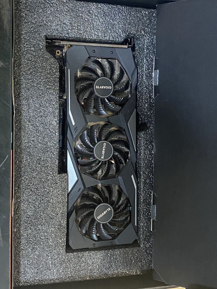 AMD Radeon™ RX 5500 XT 8 ГБ в ідеалі
