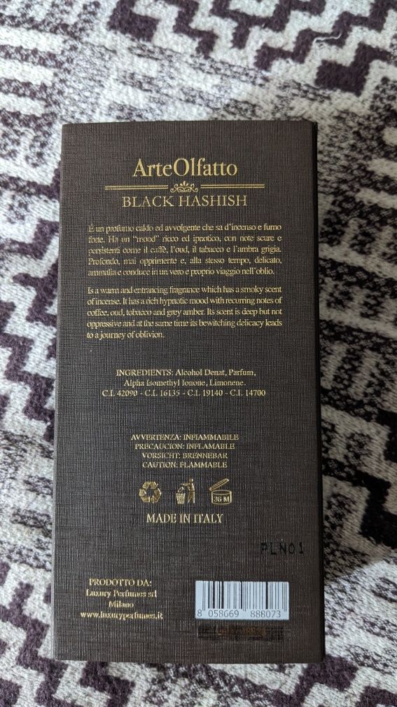Продам коробку з під парфумованої води ArteOlfatto Black Hashish