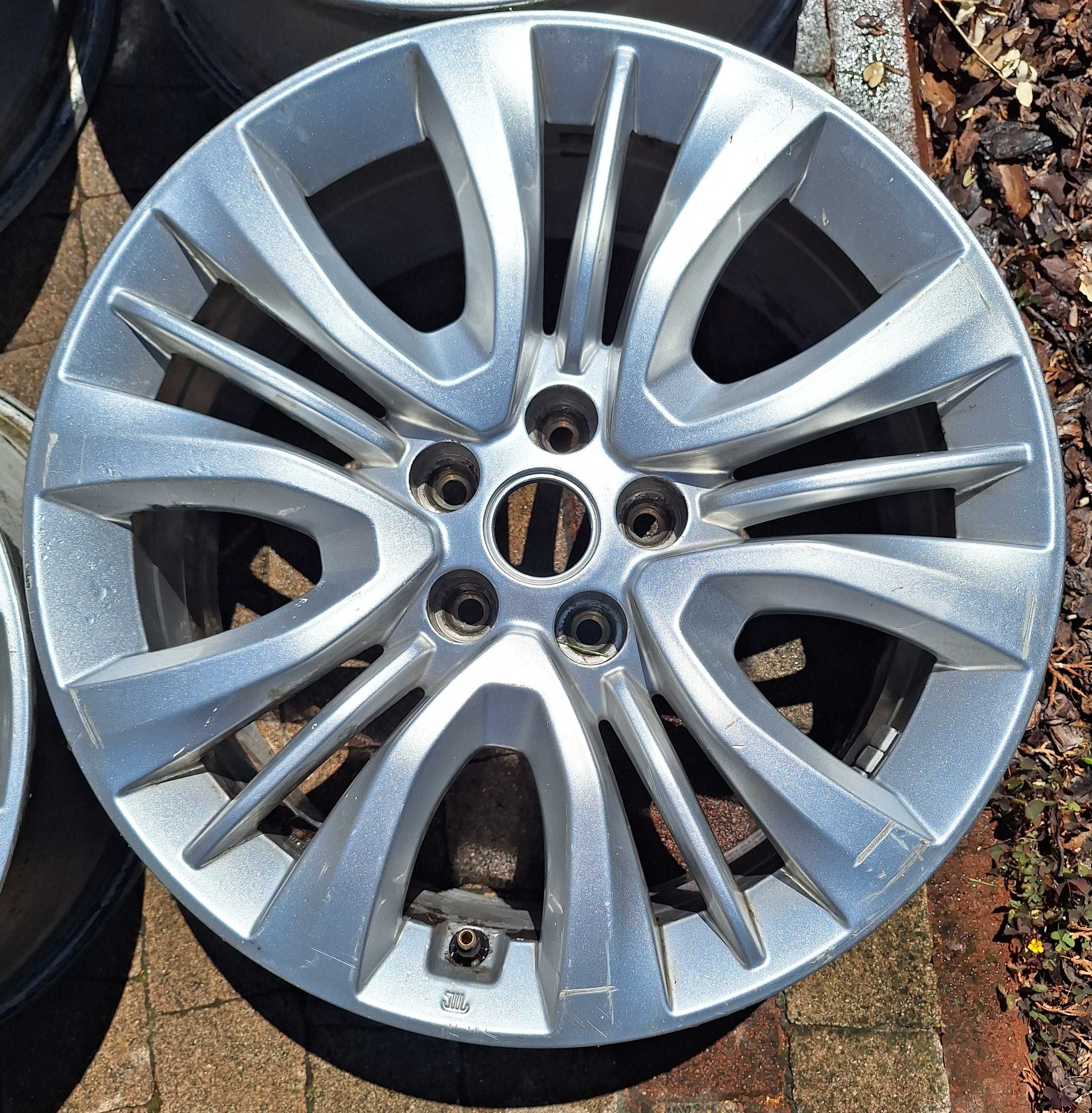 Komplet używanych felg aluminiowych 16" Fiat Tipo