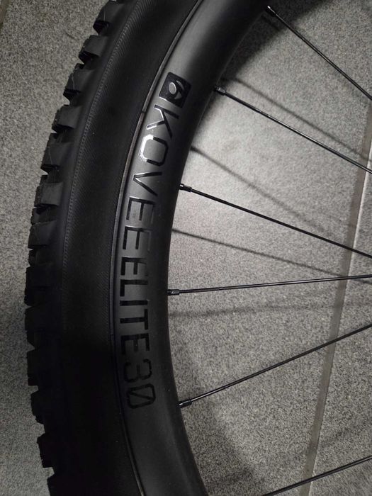 Koła MTB Bontrager Kovee Elite 30 Carbon 29 cali