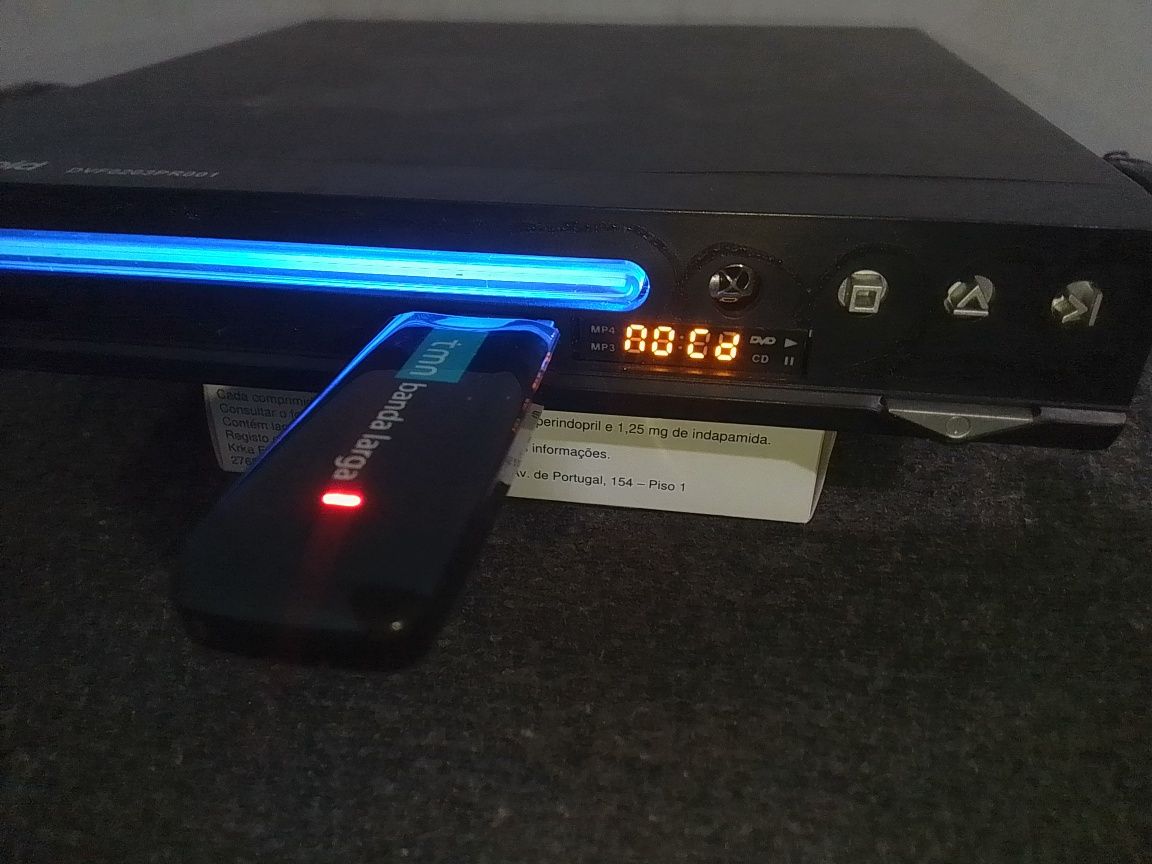 Leitor, DVD e USB