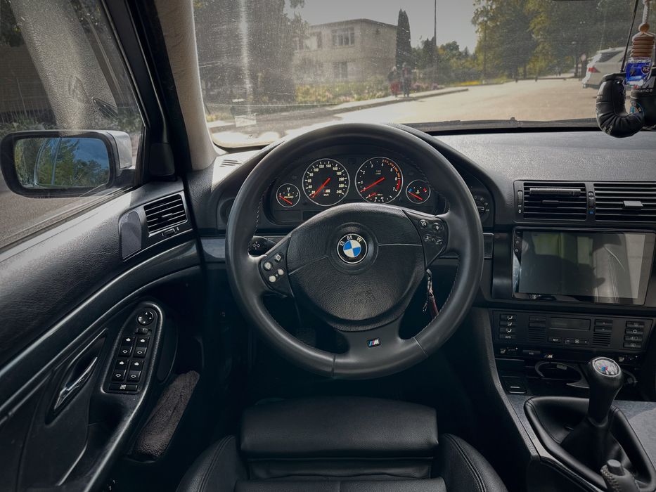 BMW E39 528i МКПП