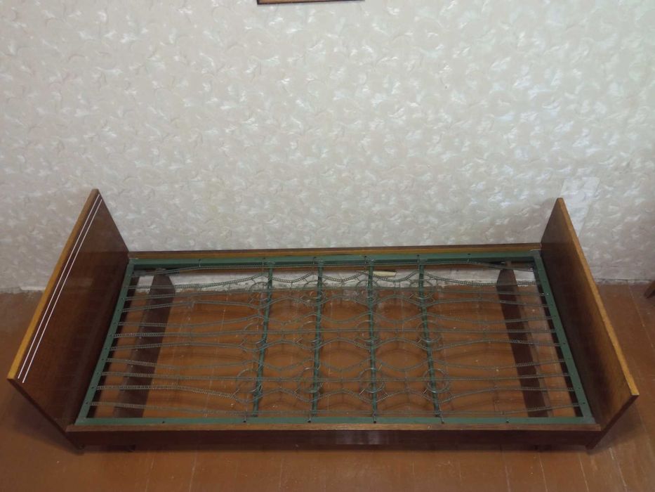 Продається односпальне ліжко