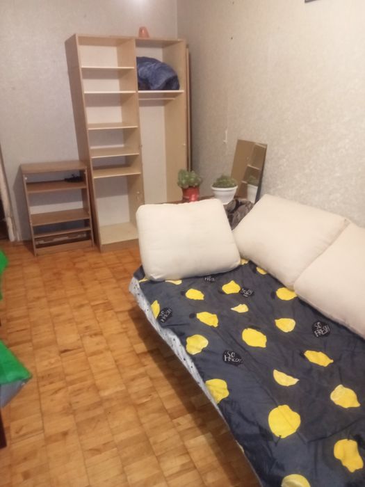Сдам комнату в трёхкомнатной квартире