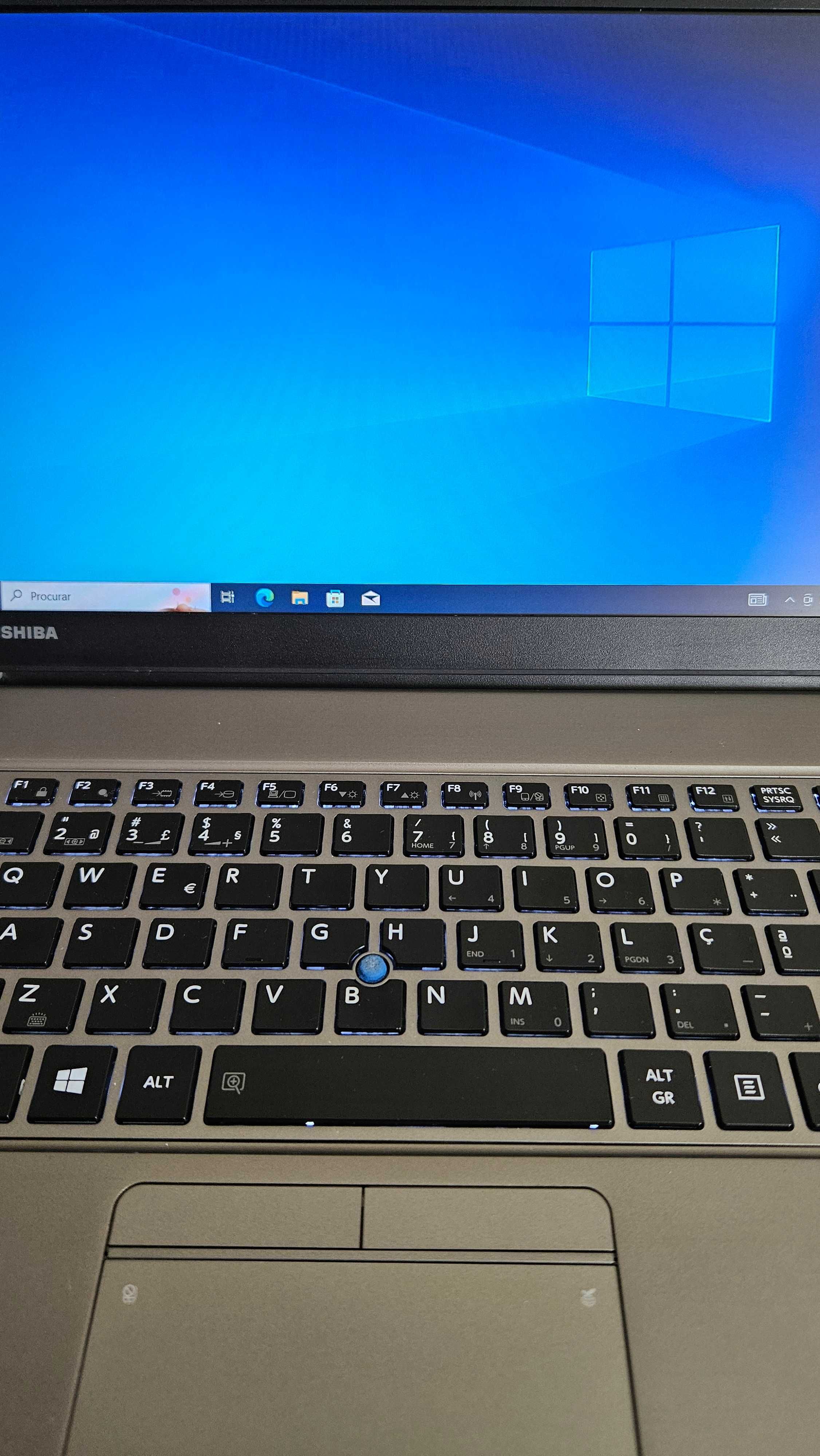 Portátil Toshiba i5 4GB RAM 240GB SSD Win10 2h Bateria