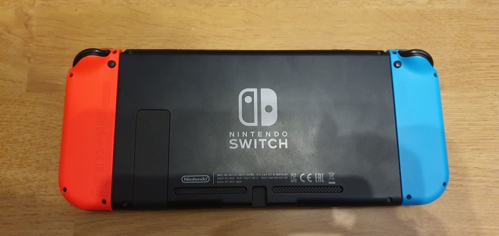 Konsola Nintendo Switch + 3gry + dodatkowe joycony