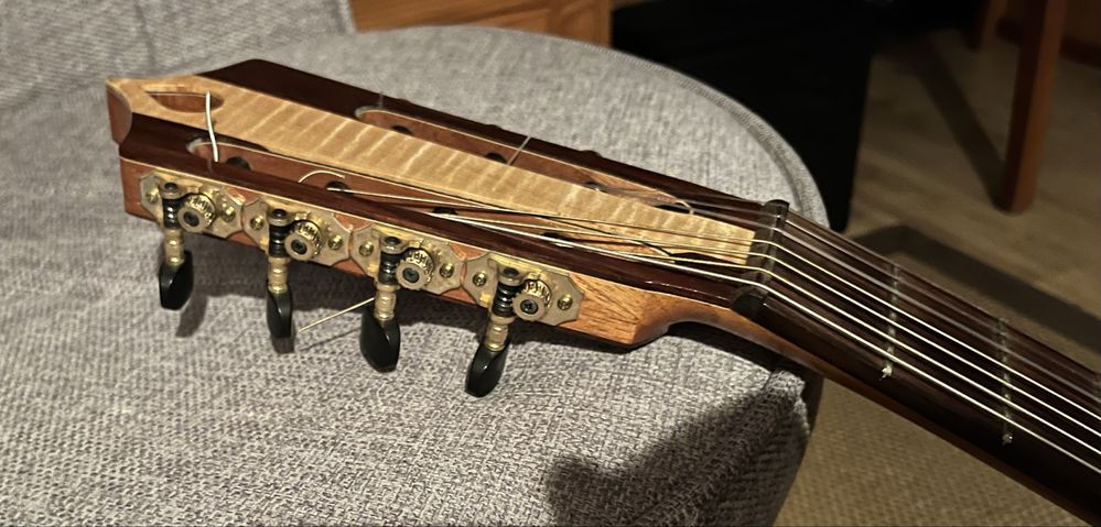 Guitarra clássica de concerto l sete cordas