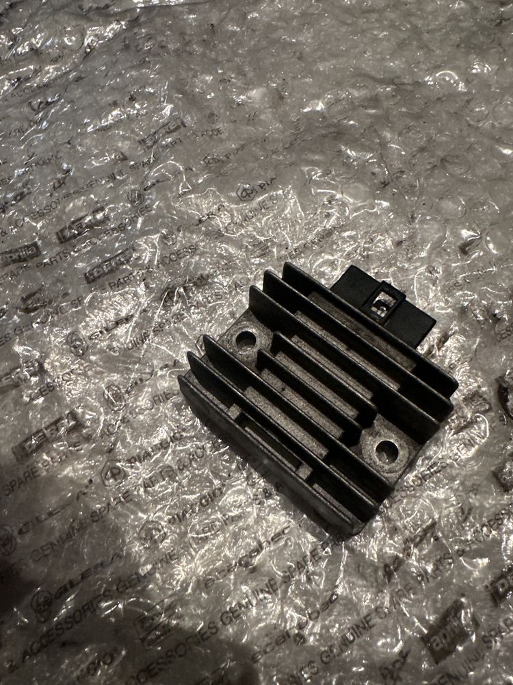 Kawasaki KR-1S 250 / 1990/1992 Regulator napiecia (SH552-12) M301