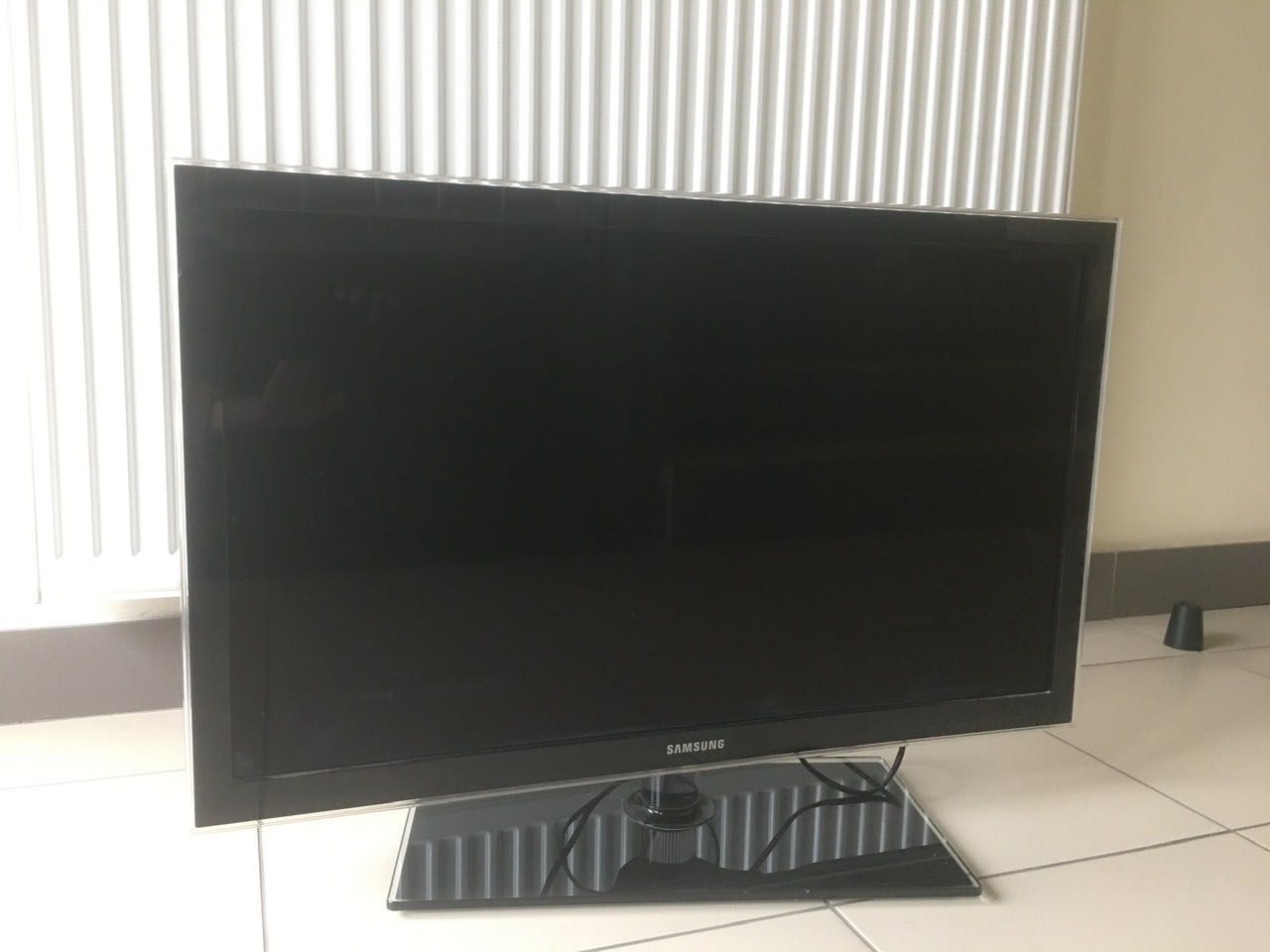 Sprzedam telewizor Samsung UE32D5000
