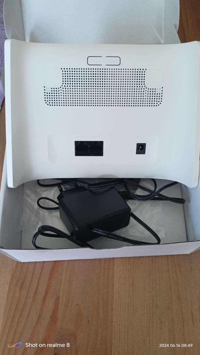 Router TCL HH132VM