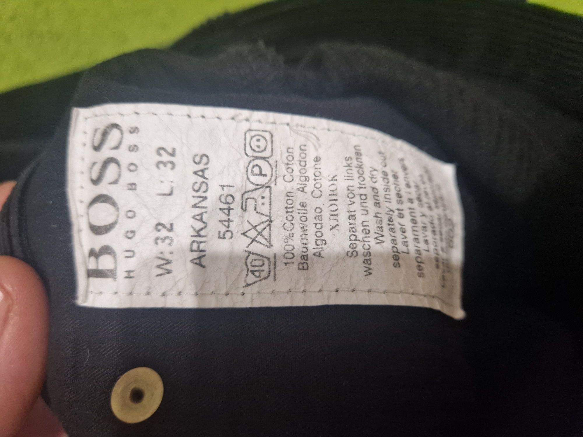 Hugo Boss sztruksy rozm 32/32